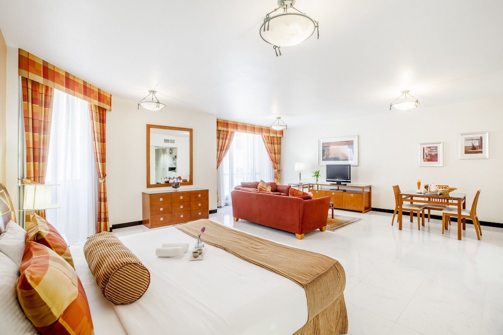 Golden Sands Hotel Apartments — Hotel rooms in Dubai
