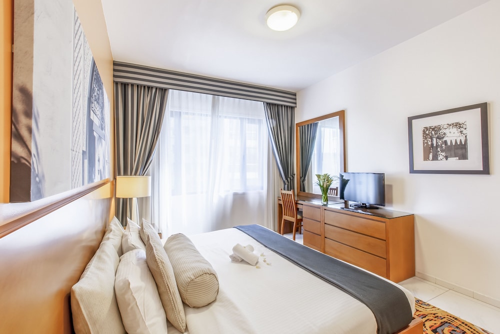 Golden Sands Hotel Apartments — Hotel rooms in Dubai