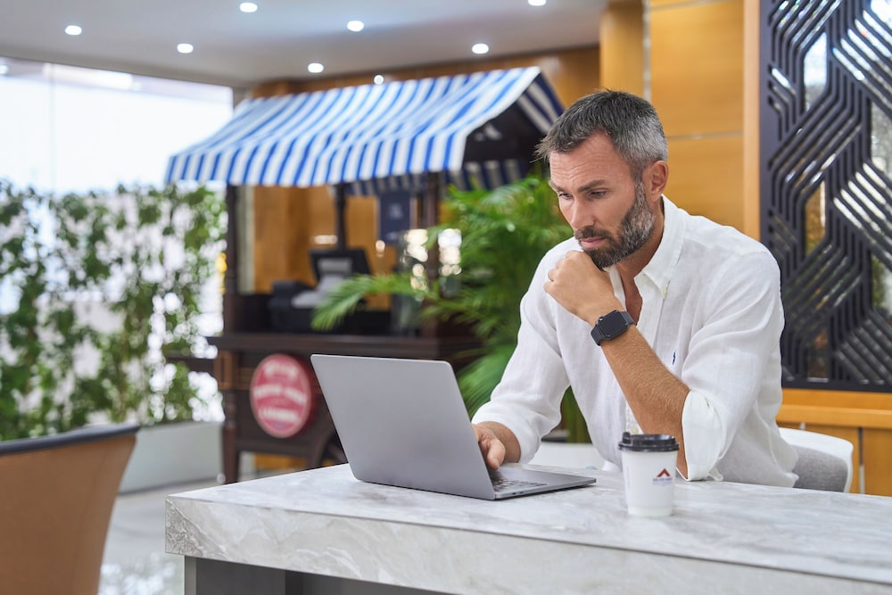 Golden Sands Hotel Apartments — Restaurant & bars in Dubai