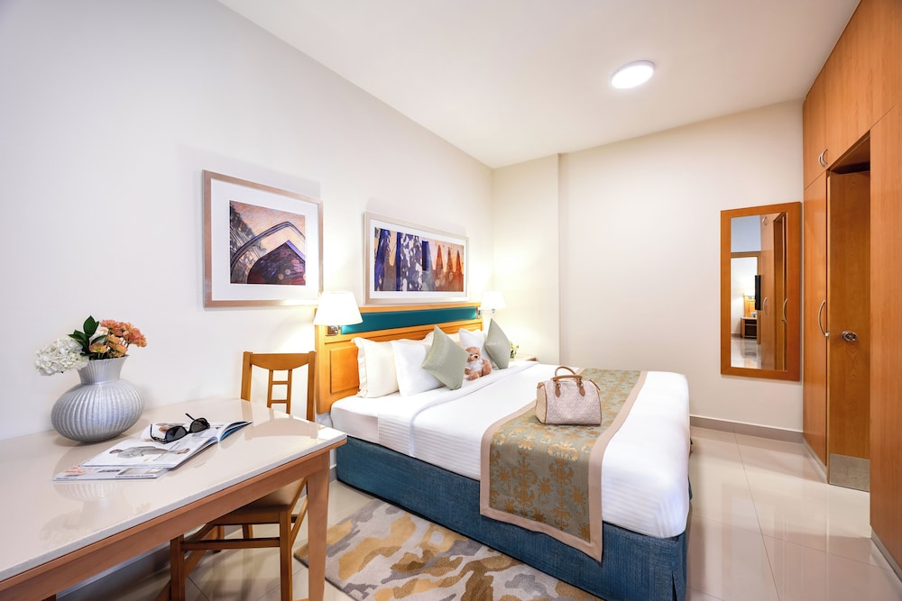 Golden Sands Hotel Apartments — Hotel rooms in Dubai