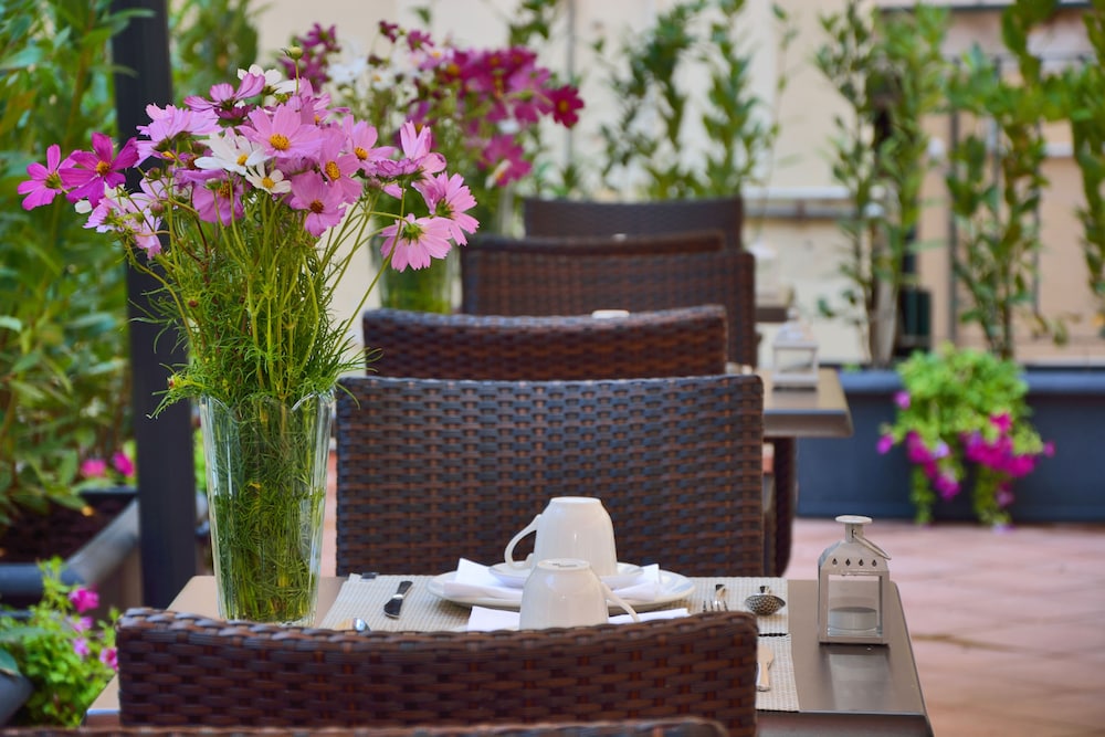 LH Hotel Lloyd Rome — Restaurant & bars in Rome, Lazio
