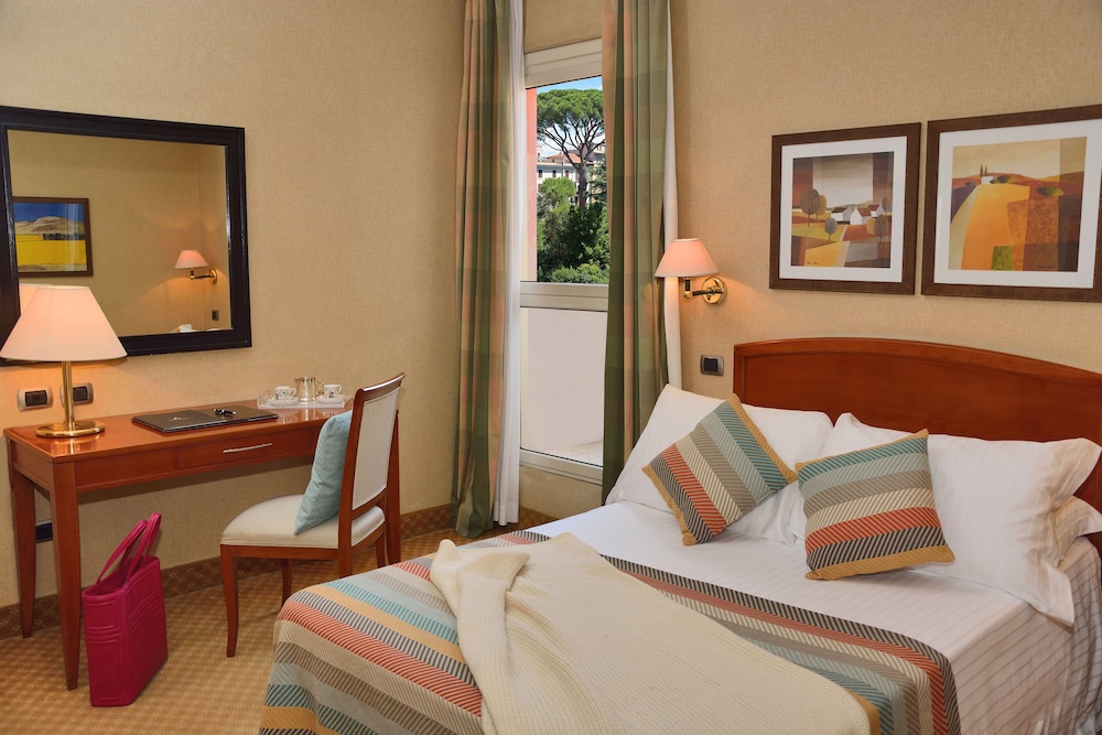 LH Hotel Lloyd Rome — Hotel rooms in Rome, Lazio