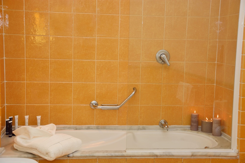 LH Hotel Lloyd Rome — Hotel rooms in Rome, Lazio