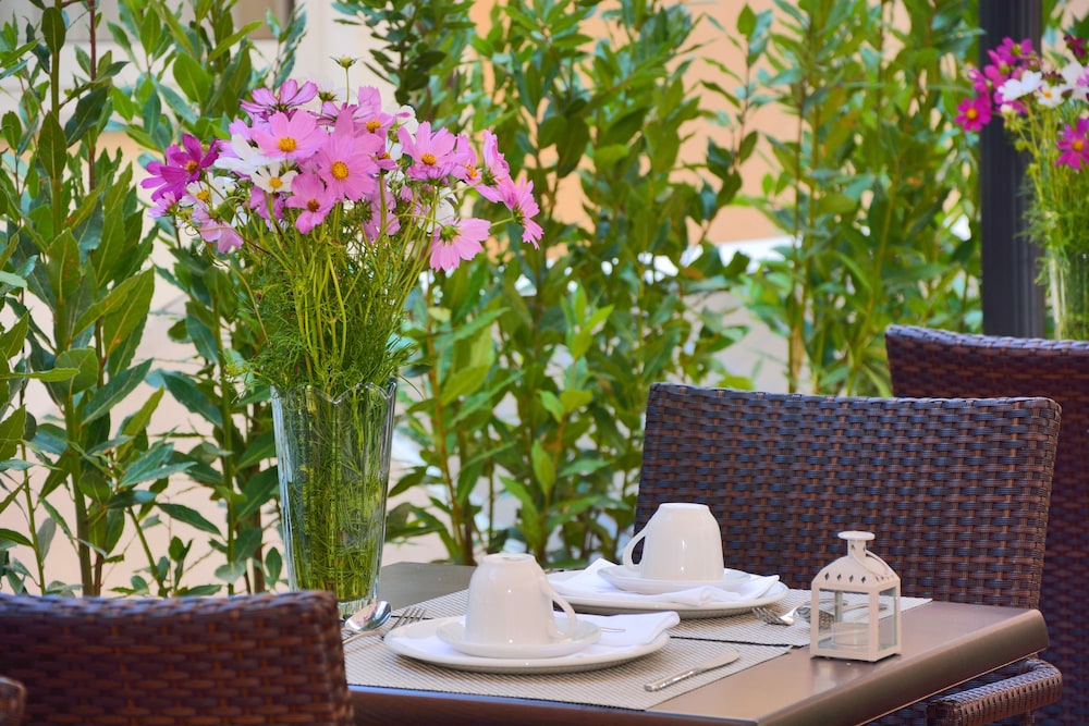 LH Hotel Lloyd Rome — Restaurant & bars in Rome, Lazio