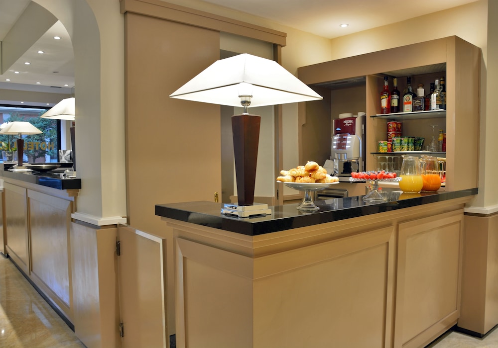 LH Hotel Lloyd Rome — Hotel rooms in Rome, Lazio