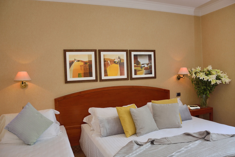 LH Hotel Lloyd Rome — Hotel rooms in Rome, Lazio