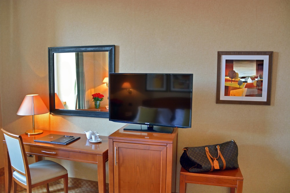 LH Hotel Lloyd Rome — Hotel rooms in Rome, Lazio