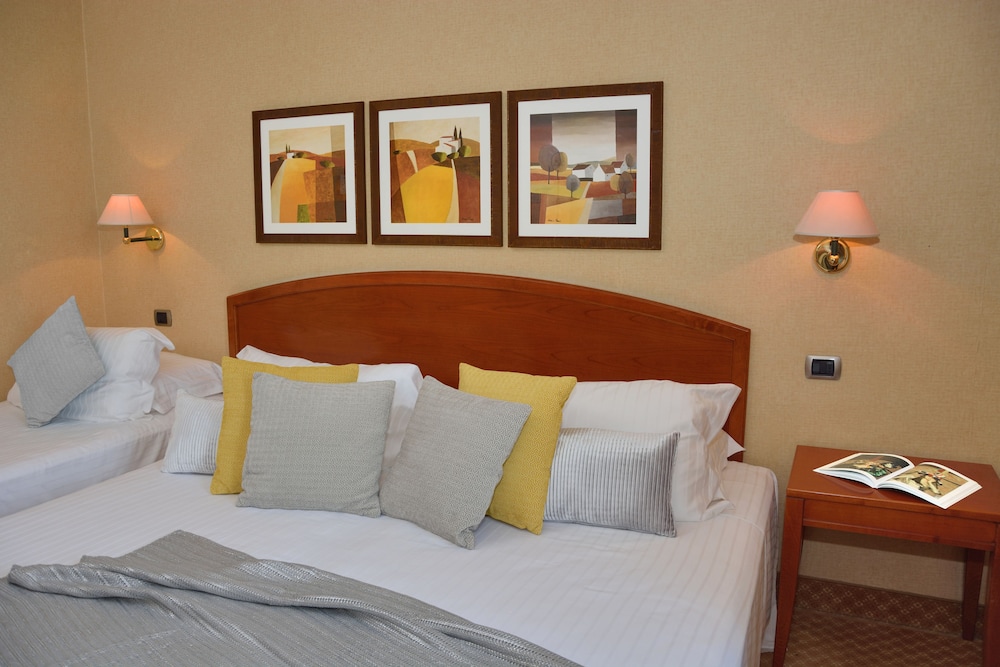 LH Hotel Lloyd Rome — Hotel rooms in Rome, Lazio