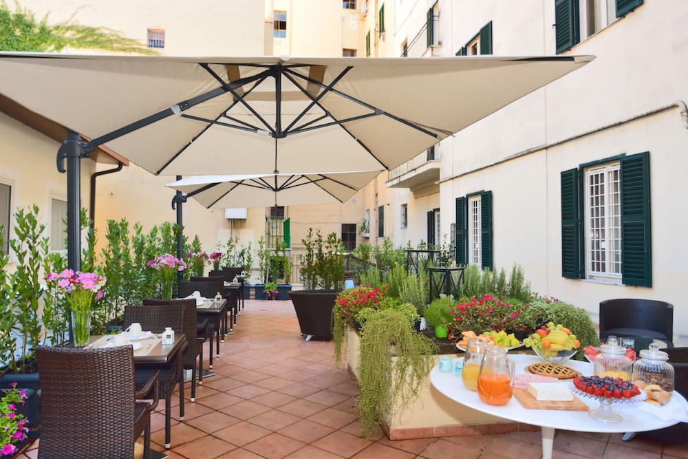 LH Hotel Lloyd Rome — Restaurant & bars in Rome, Lazio