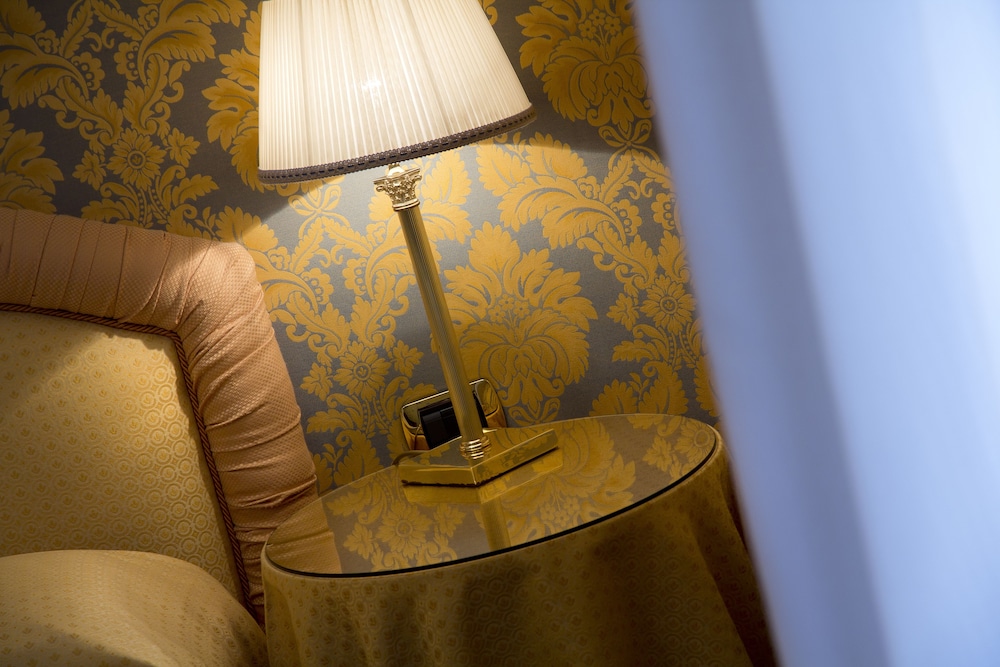 Marcella Royal Hotel - Rooftop Garden — Hotel rooms in Rome, Lazio