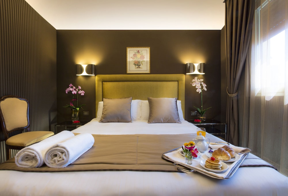 Marcella Royal Hotel - Rooftop Garden — Hotel rooms in Rome, Lazio