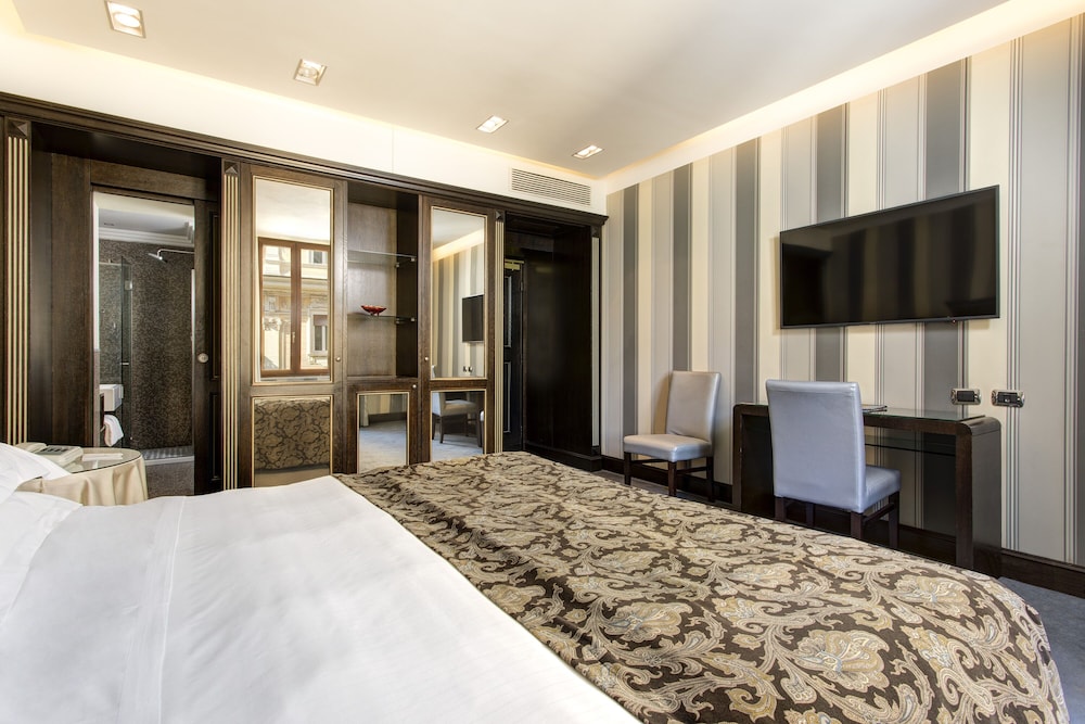 Marcella Royal Hotel - Rooftop Garden — Hotel rooms in Rome, Lazio