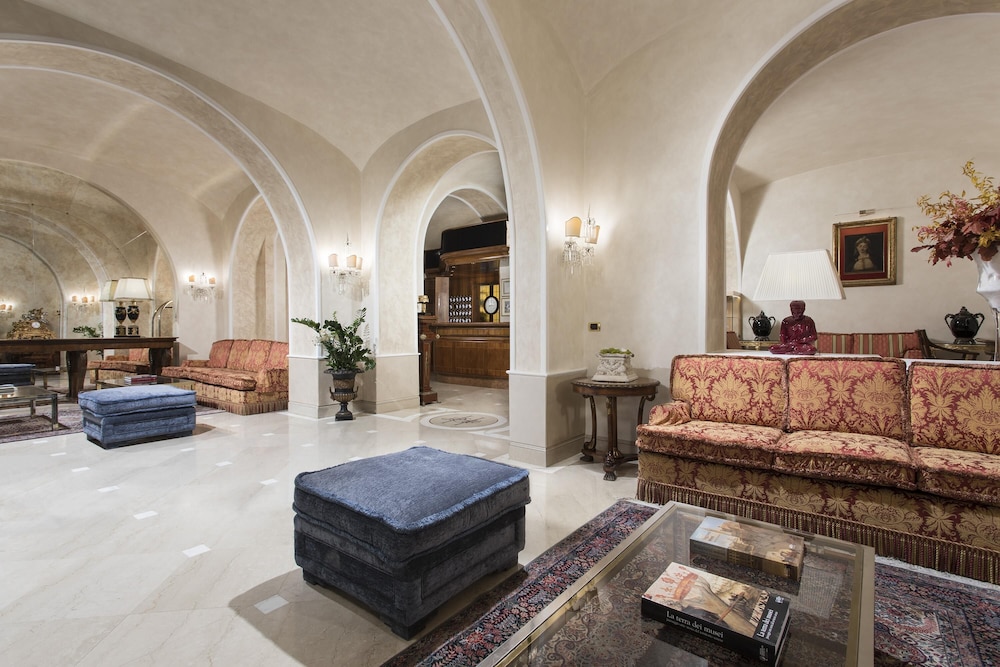 Marcella Royal Hotel - Rooftop Garden — Hotel building in Rome, Lazio