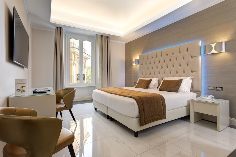Marcella Royal Hotel - Rooftop Garden — Hotel rooms in Rome, Lazio