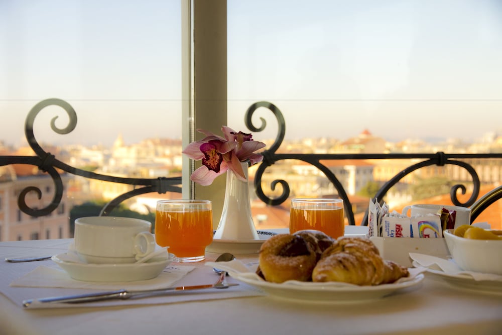 Marcella Royal Hotel - Rooftop Garden — Restaurant & bars in Rome, Lazio