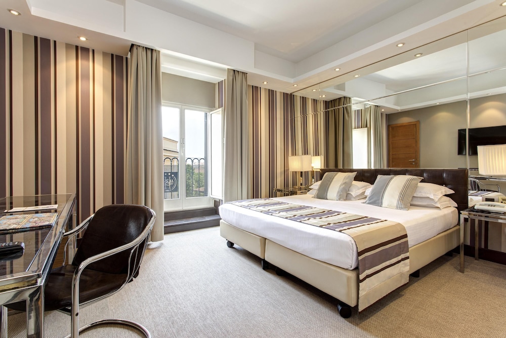 Marcella Royal Hotel - Rooftop Garden — Hotel rooms in Rome, Lazio