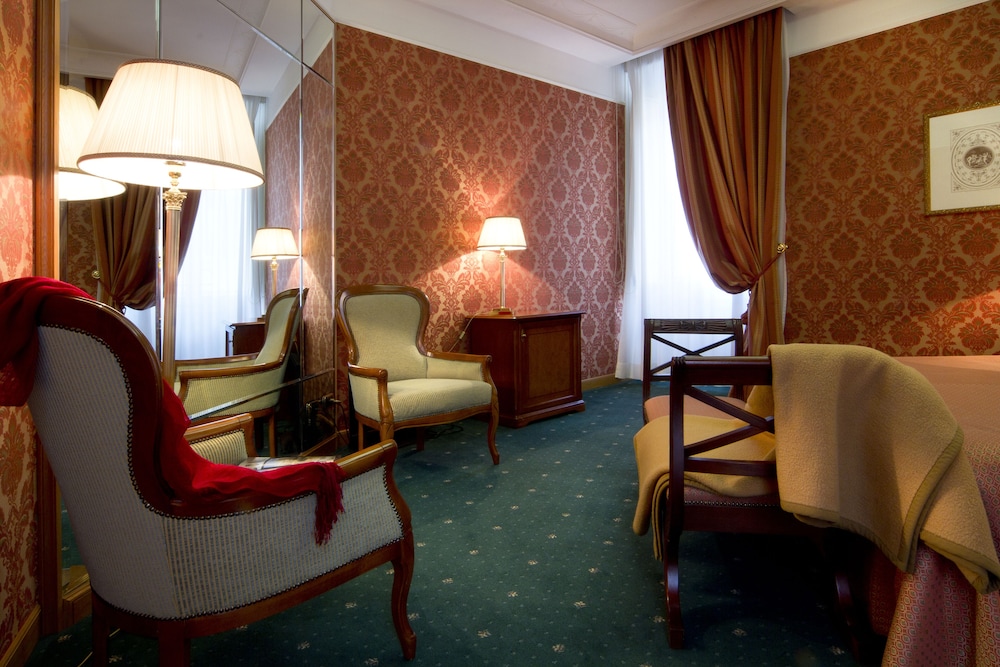 Marcella Royal Hotel - Rooftop Garden — Hotel rooms in Rome, Lazio