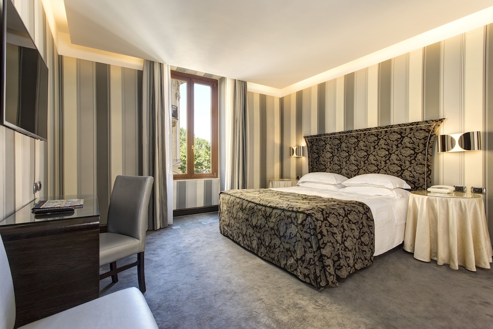 Marcella Royal Hotel - Rooftop Garden — Hotel rooms in Rome, Lazio