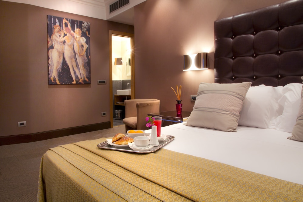Marcella Royal Hotel - Rooftop Garden — Hotel rooms in Rome, Lazio
