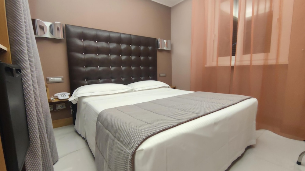 Marcella Royal Hotel - Rooftop Garden — Hotel rooms in Rome, Lazio