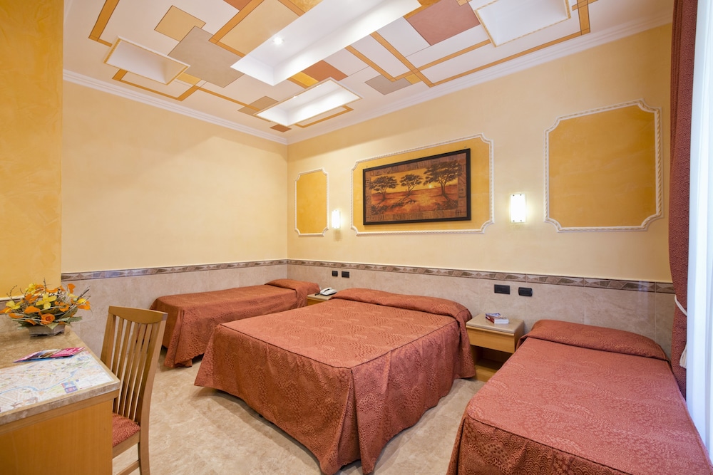 Hotel Marco Polo — Hotel rooms in Rome, Lazio