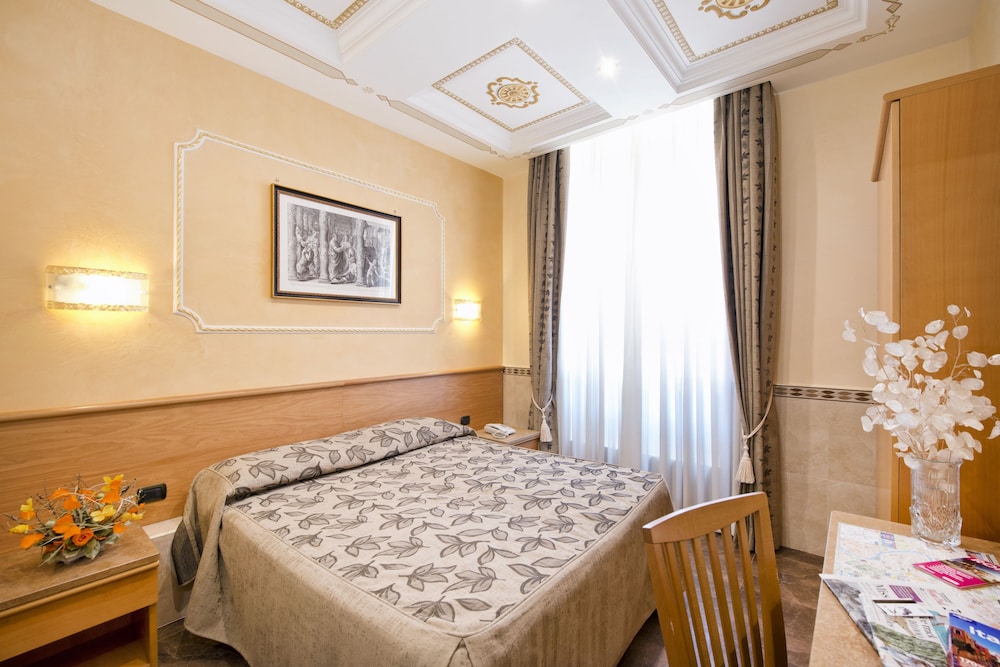 Hotel Marco Polo — Hotel rooms in Rome, Lazio