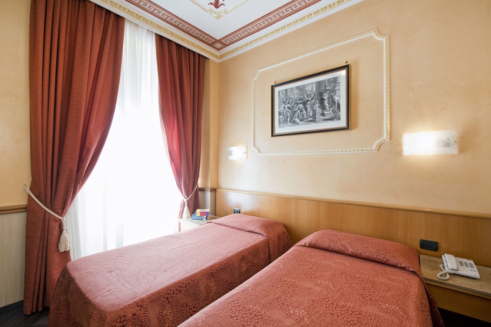 Hotel Marco Polo — Hotel rooms in Rome, Lazio