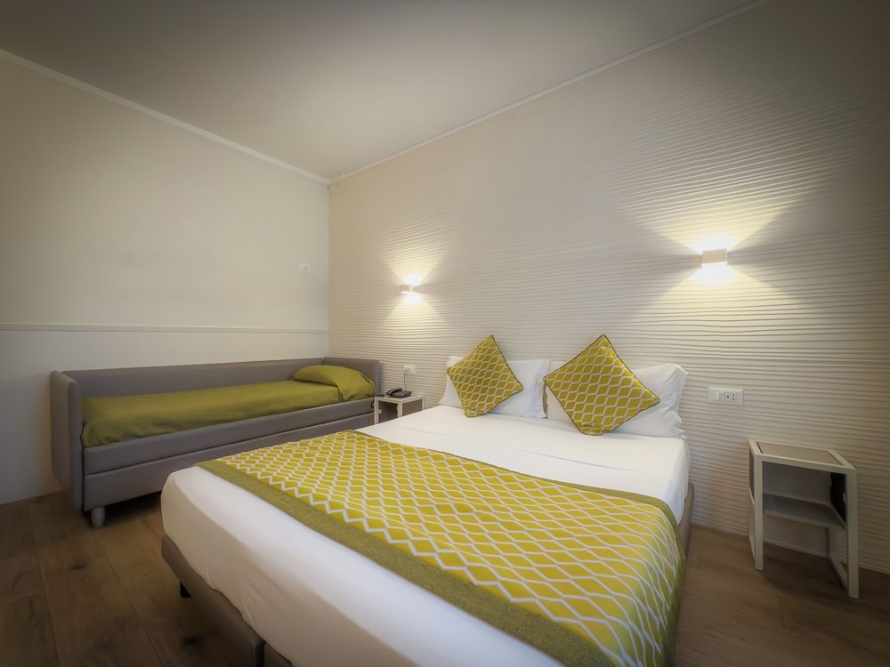 Hotel Marco Polo — Hotel rooms in Rome, Lazio