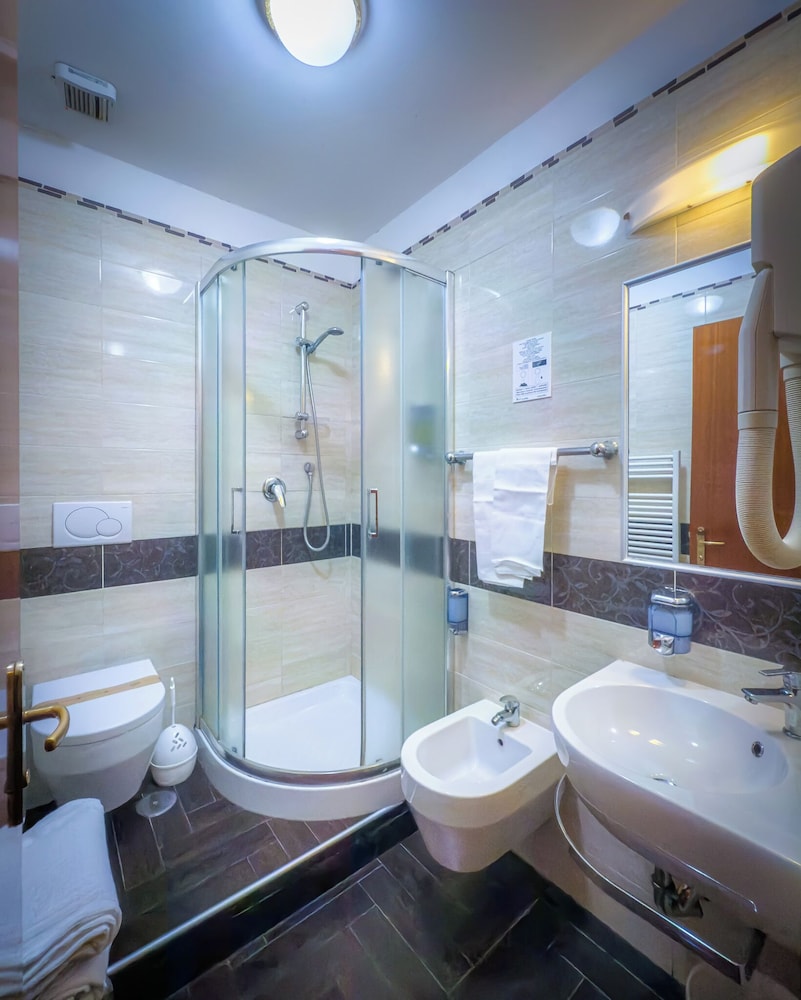 Hotel Marco Polo — Hotel rooms in Rome, Lazio
