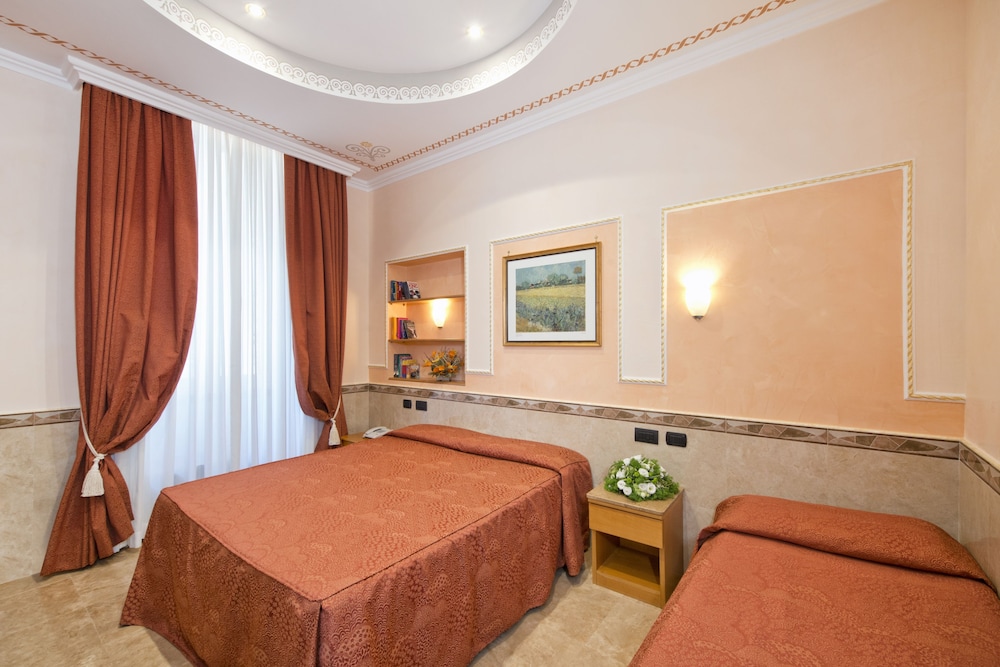 Hotel Marco Polo — Hotel rooms in Rome, Lazio