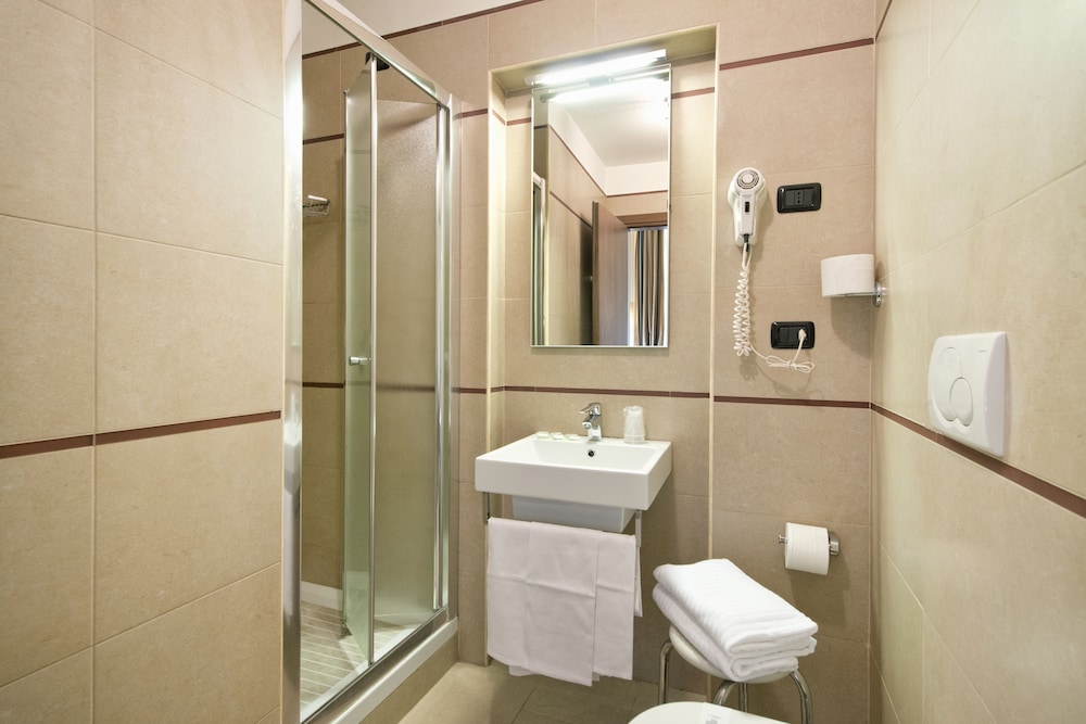 Hotel Marco Polo — Hotel rooms in Rome, Lazio