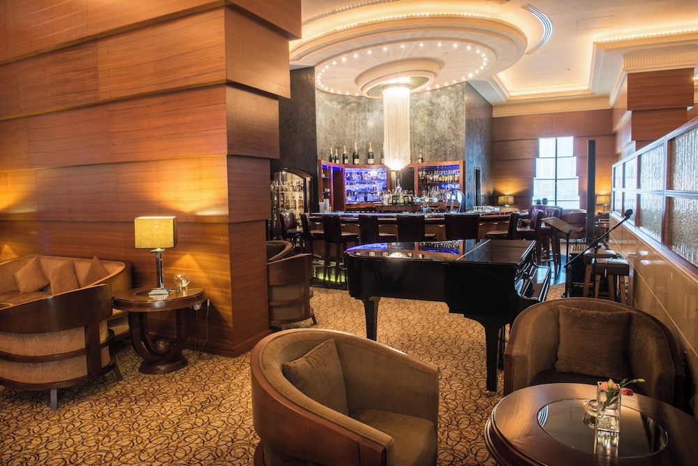 Grand Millennium Dubai — Restaurant & bars in Dubai