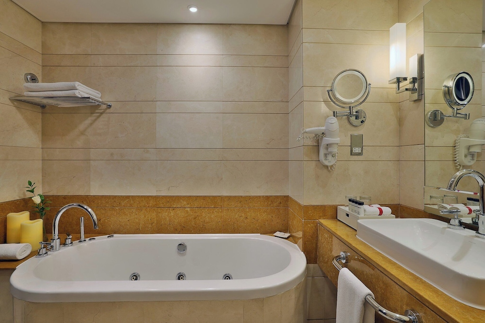 Grand Millennium Dubai — Hotel rooms in Dubai