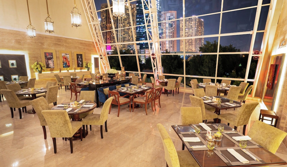 Grand Millennium Dubai — Restaurant & bars in Dubai