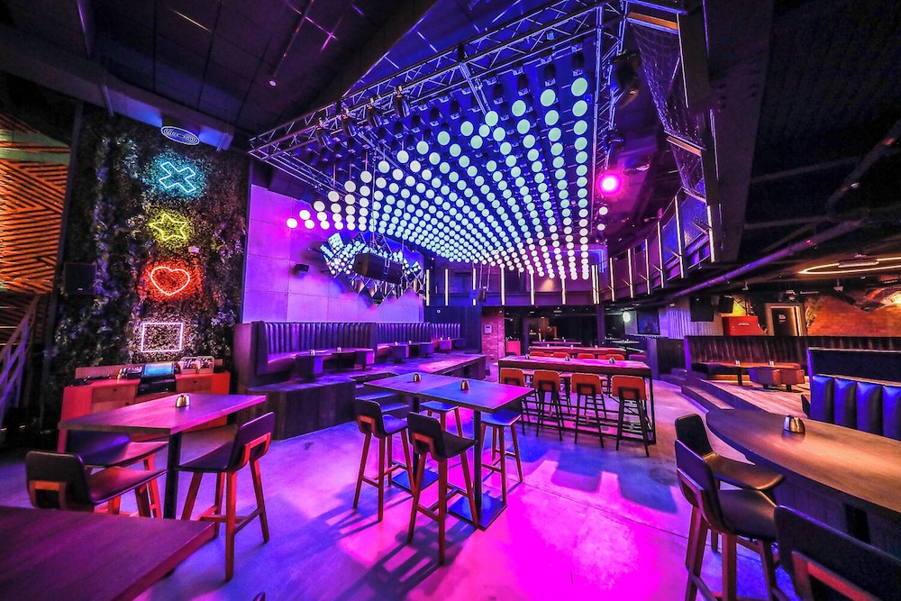 Grand Millennium Dubai — Restaurant & bars in Dubai