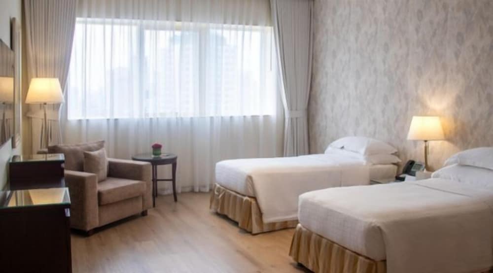Grand Millennium Dubai — Hotel rooms in Dubai