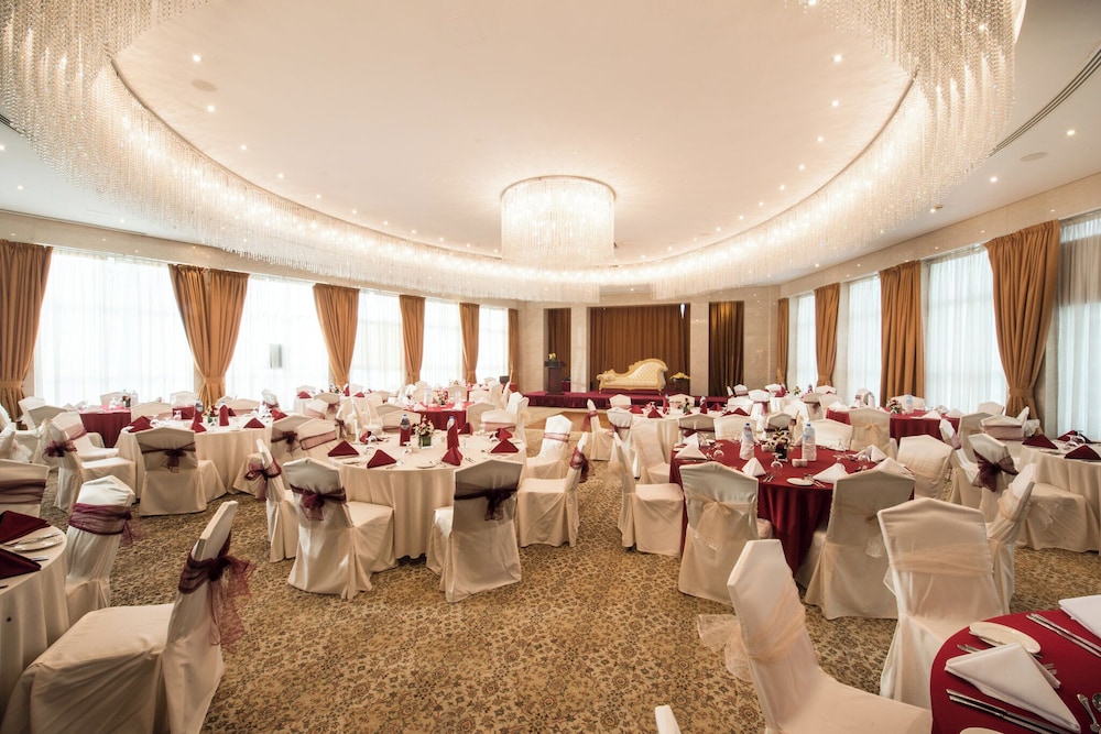 Grand Millennium Dubai — Hotel building in Dubai