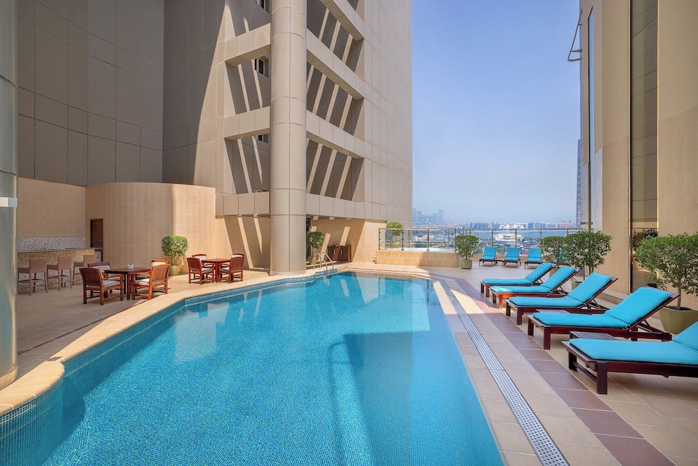 Grand Millennium Dubai — Swimming pool in Dubai