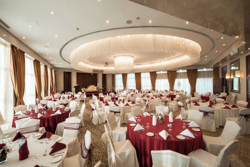Grand Millennium Dubai — Hotel building in Dubai