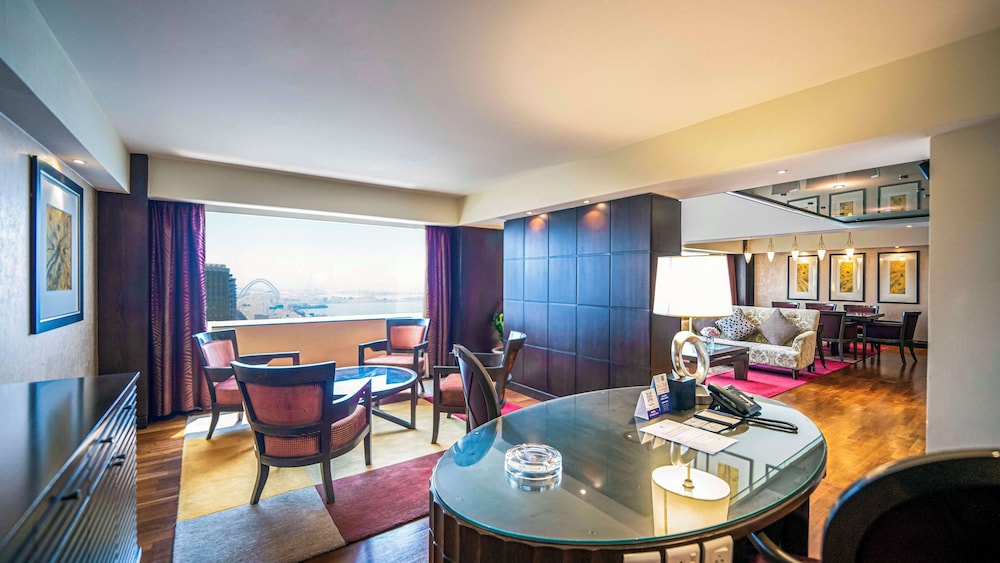 Hyatt Regency Dubai — Hotel rooms in Dubai