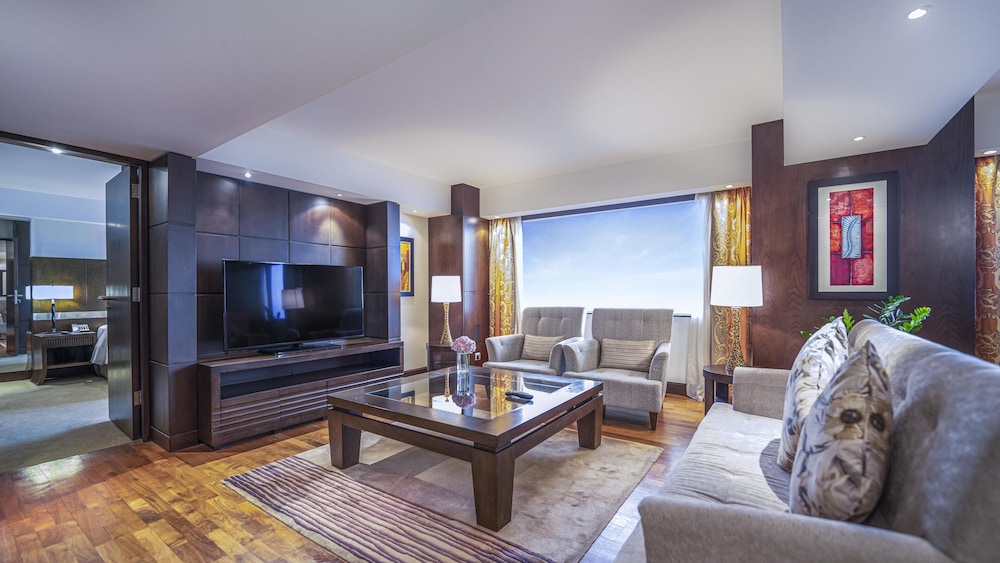 Hyatt Regency Dubai — Hotel rooms in Dubai