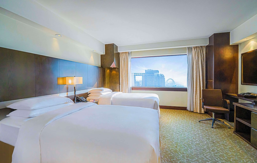 Hyatt Regency Dubai — Hotel rooms in Dubai