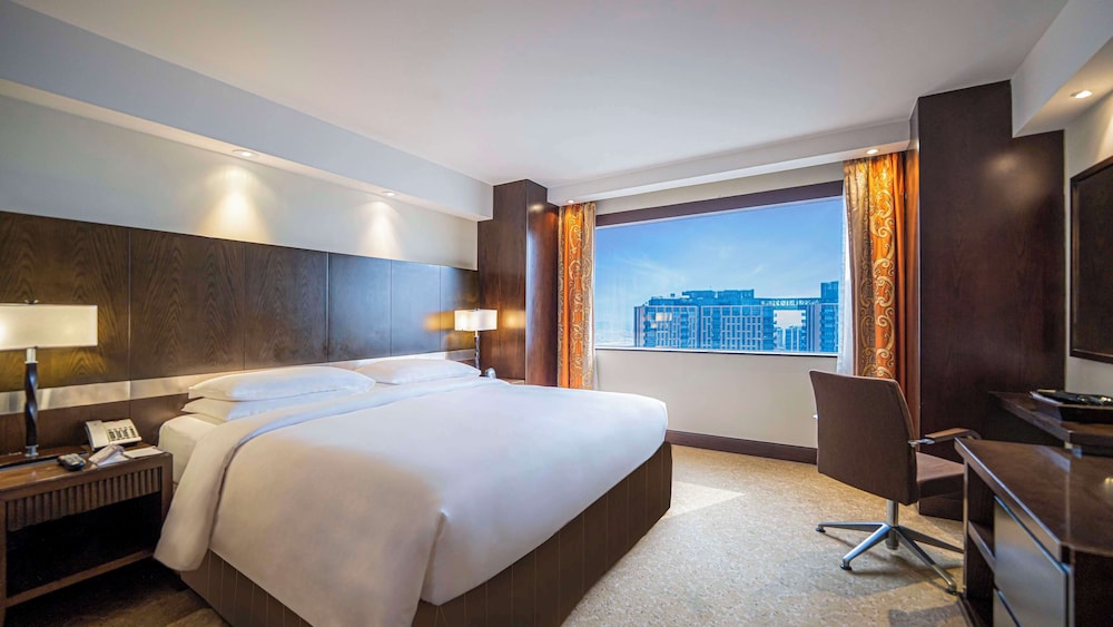 Hyatt Regency Dubai — Hotel rooms in Dubai