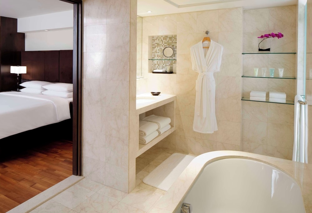 Hyatt Regency Dubai — Hotel rooms in Dubai