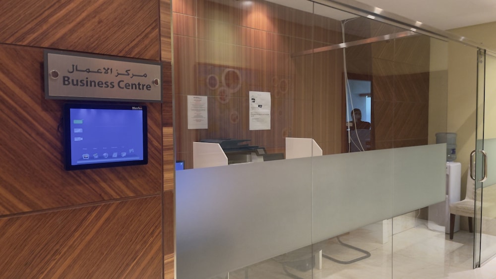 Residence Inn by Marriott Sheikh Zayed Road — Hotel building in Dubai