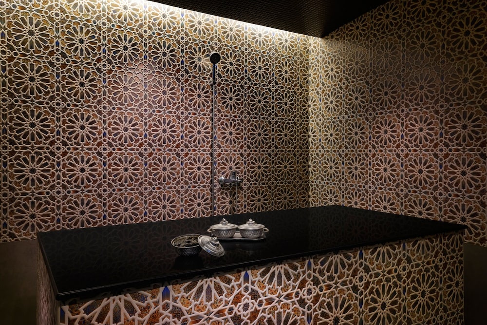 Residence Inn by Marriott Sheikh Zayed Road — Spa in Dubai