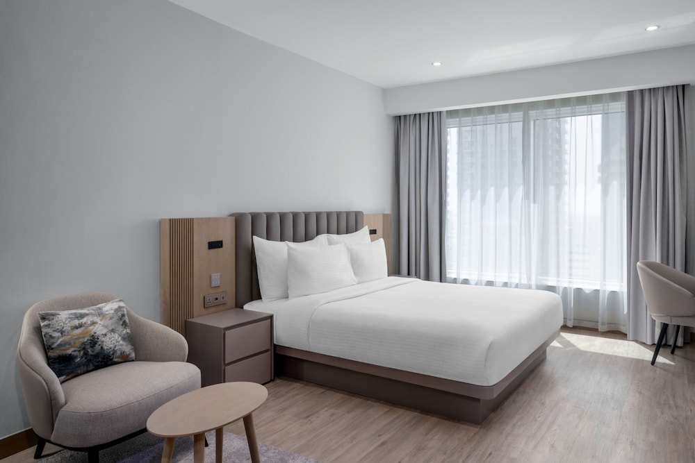 Residence Inn by Marriott Sheikh Zayed Road — Hotel rooms in Dubai