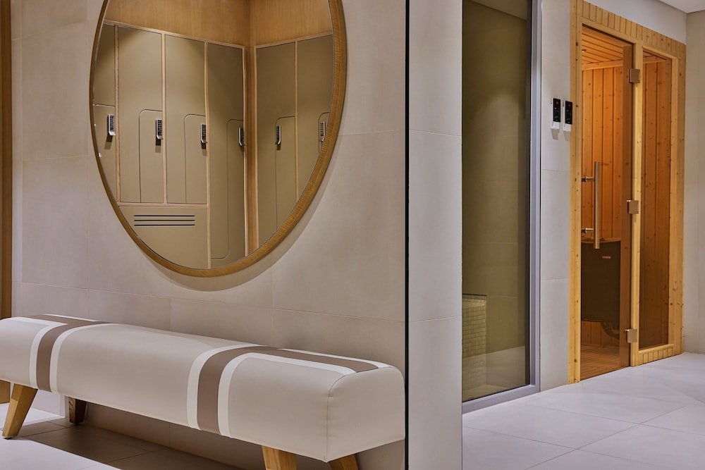 Residence Inn by Marriott Sheikh Zayed Road — Spa in Dubai