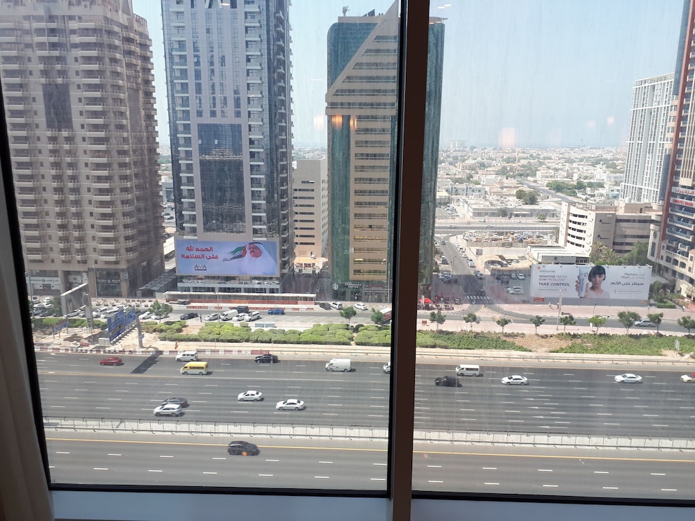 Residence Inn by Marriott Sheikh Zayed Road — Hotel rooms in Dubai