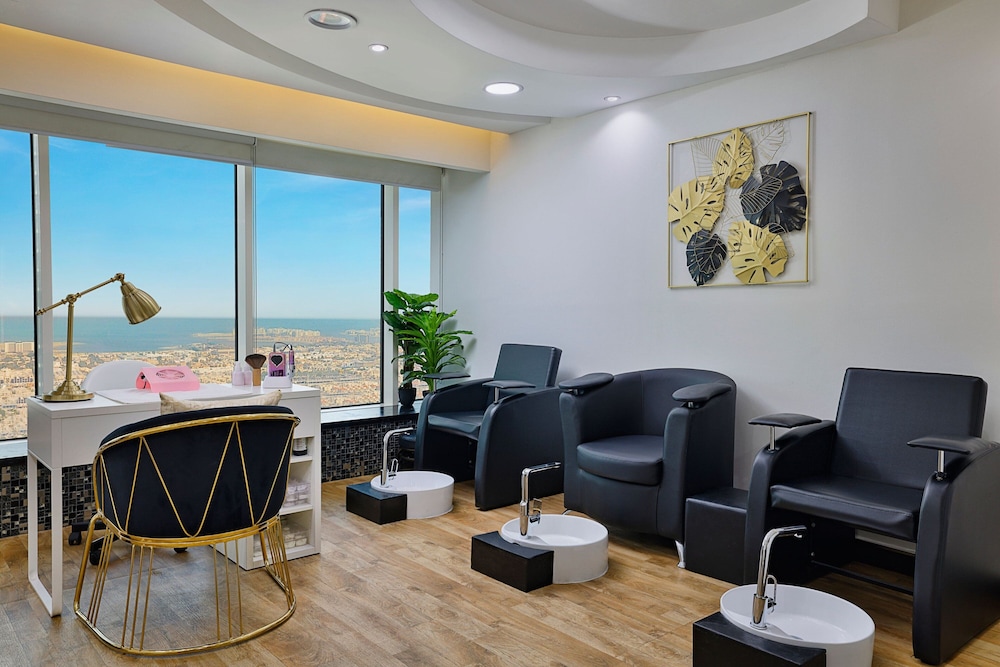 Residence Inn by Marriott Sheikh Zayed Road — Spa in Dubai